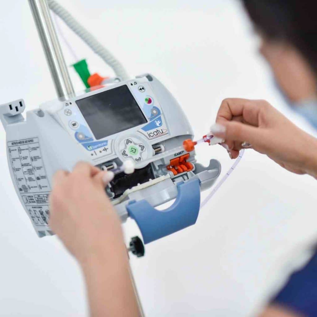 como usar bomba de infusion continua, como se utiliza una bomba de infusion, cómo usar una bomba de infusión